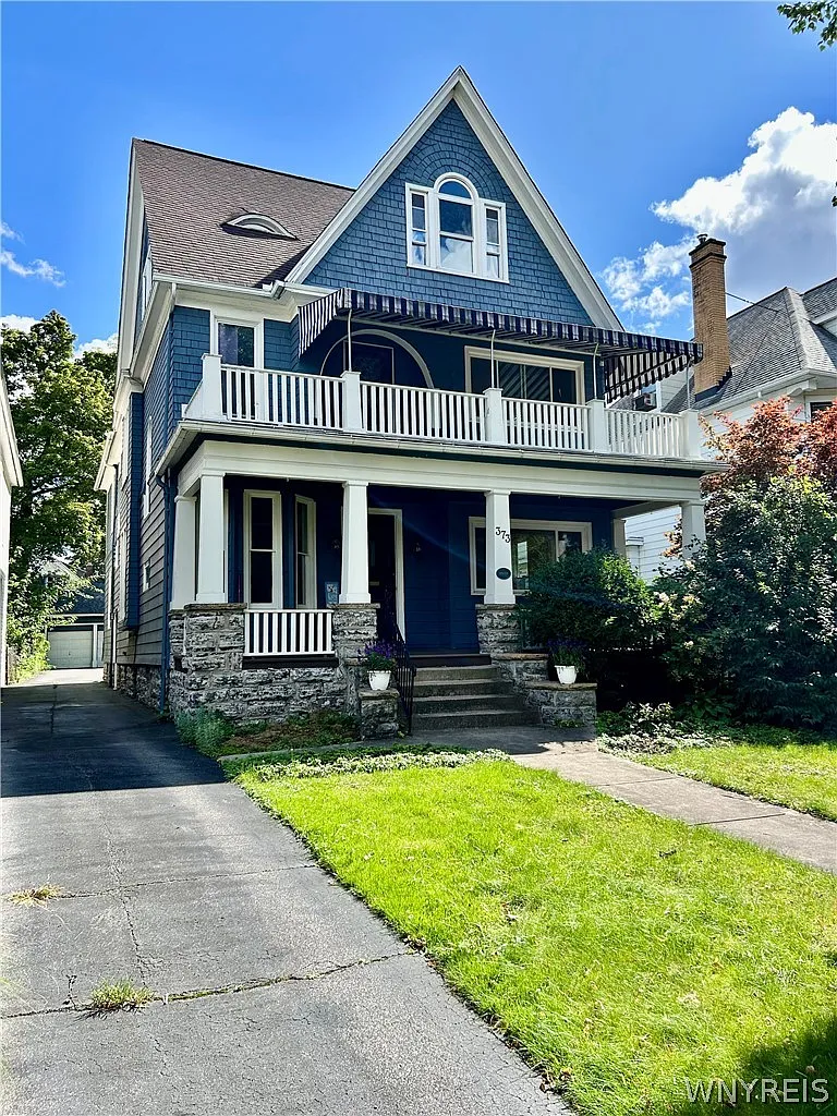 3 bed, 1.0 bath, 3648 sqft, $1,975 — Photo 1