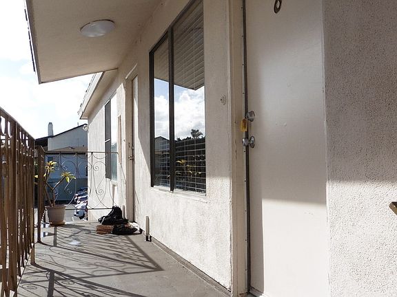 3rd image of 16133 Woodruff Ave APT 8