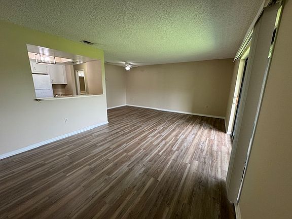 3rd image of 2815 Rhonda Ln #2815