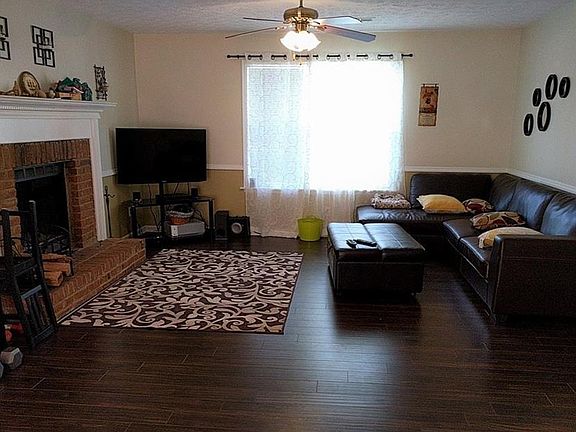 5th image of 220 Hersfeld Ct