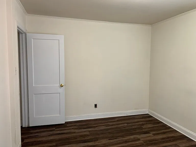 712 Hartford Rd — Photo 6