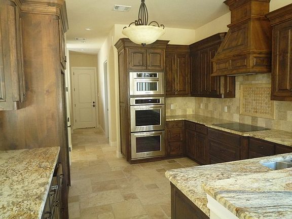 5th image of 26504 Lauren Ct
