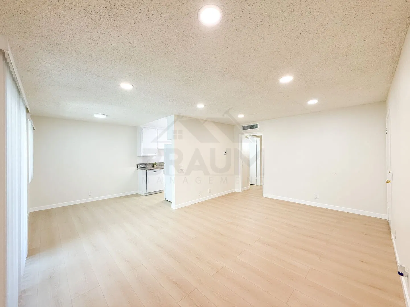 11007 Hartsook St — Photo 3
