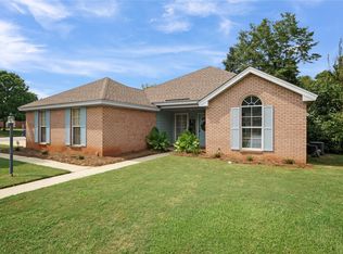 1947 Tara Dr, Prattville, AL 36066