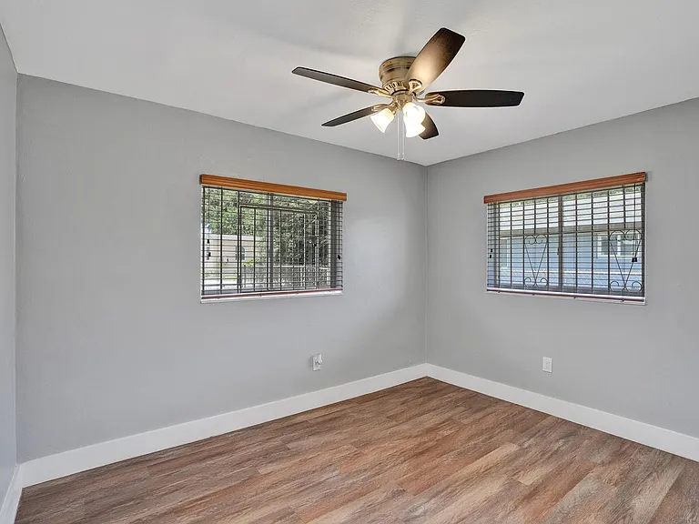 2145 NW 100th St — Photo 17