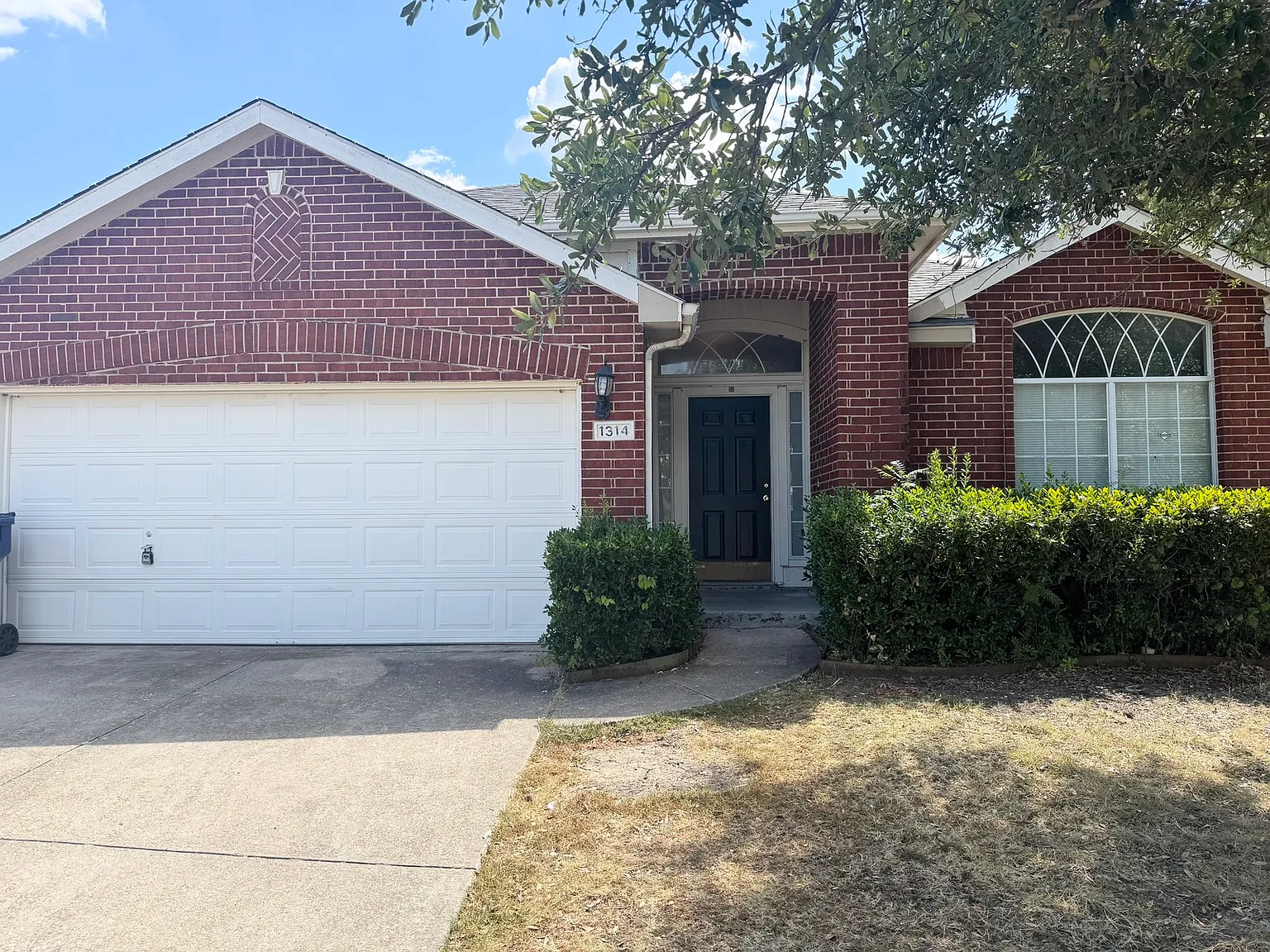 Spacious Garland Living Comfort, Convenience & Charm for $2,025/Month! — Photo 1