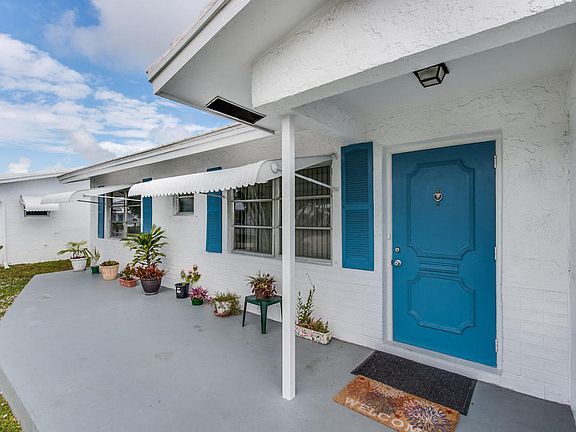 4th image of 2112 SW 22nd Ct