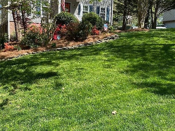3rd image of 1661 Round Hill Cir