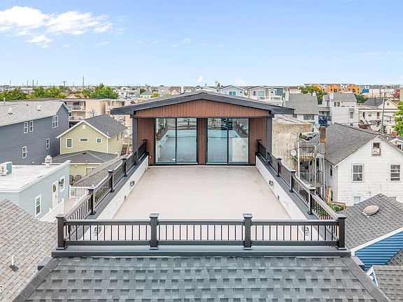 3rd image of 218 Webster Avenue