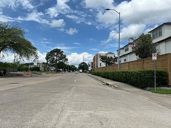 5th image of 2820 Bering Dr