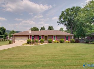 103 Mache Ln SE, Owens Cross Roads, AL 35763