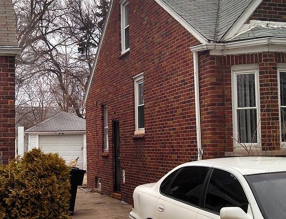 2nd image of 16707 Saint Marys St