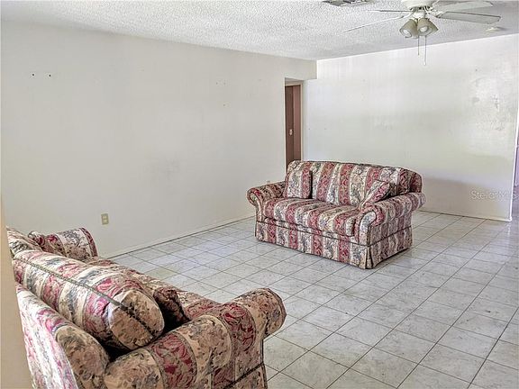 4th image of 1381 Sandalwood Dr