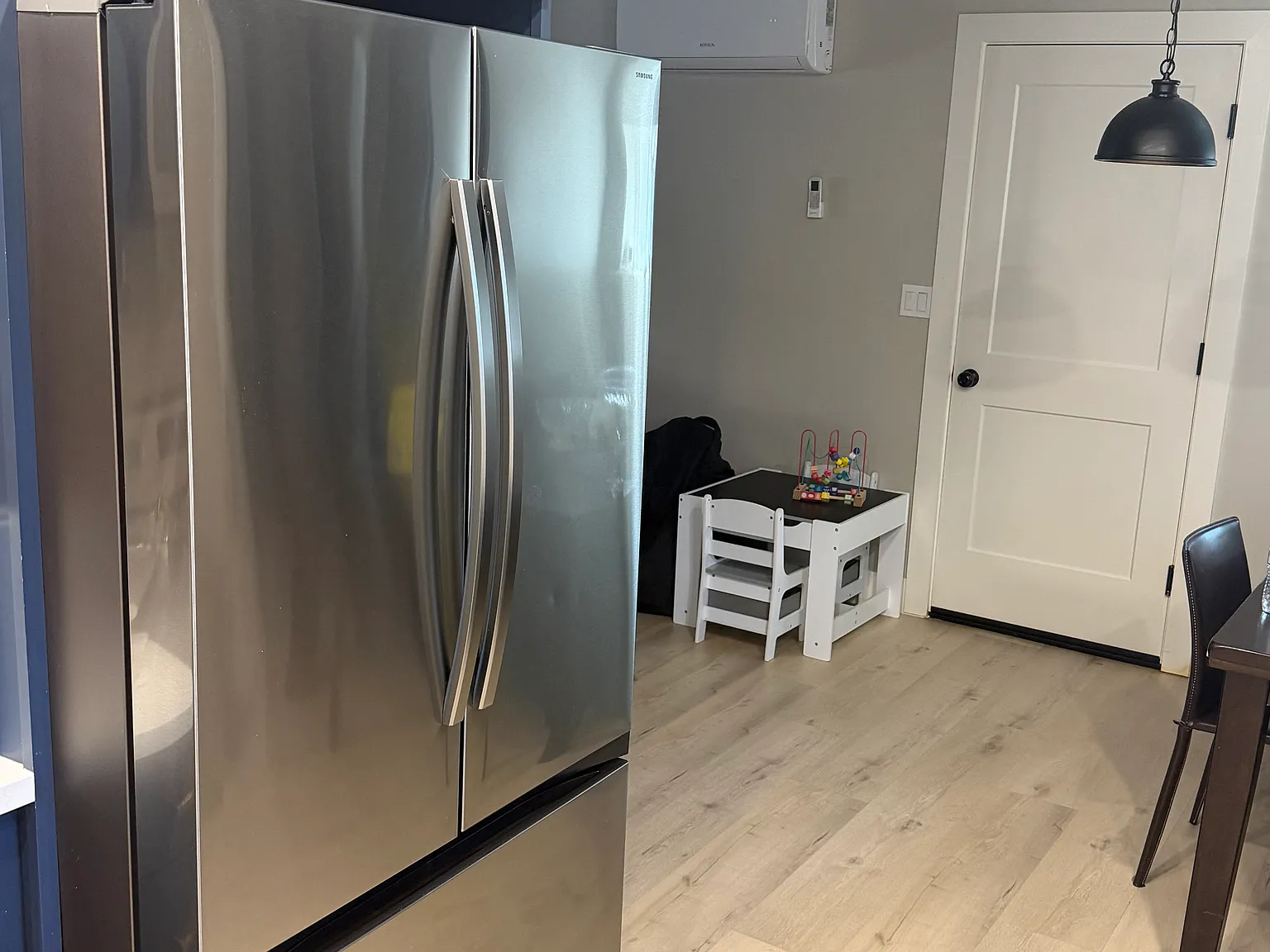 3 bed, 1000 sqft, $1,850 — Photo 2