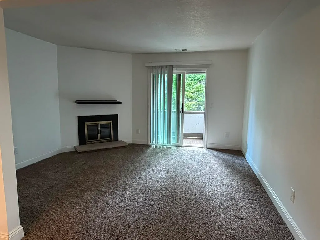 2 bed, 1.5 bath, 946 sqft, $1,000 — Photo 1