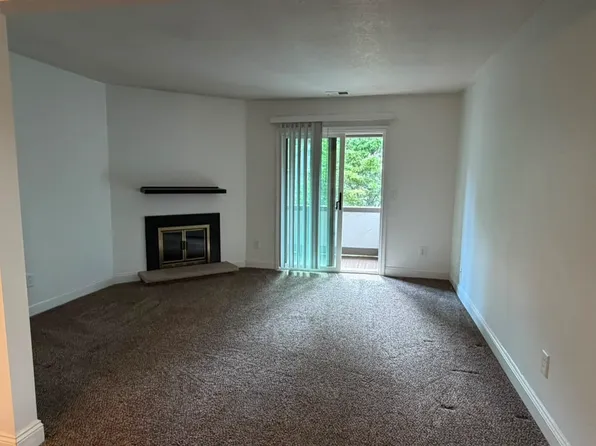 5713 Tibaron Ln APT 210, Toledo, OH 43615
