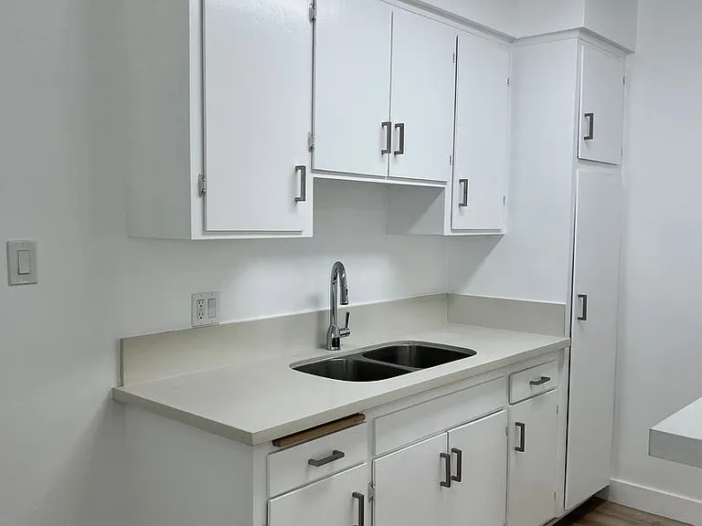 1721 S Westgate Ave — Photo 5