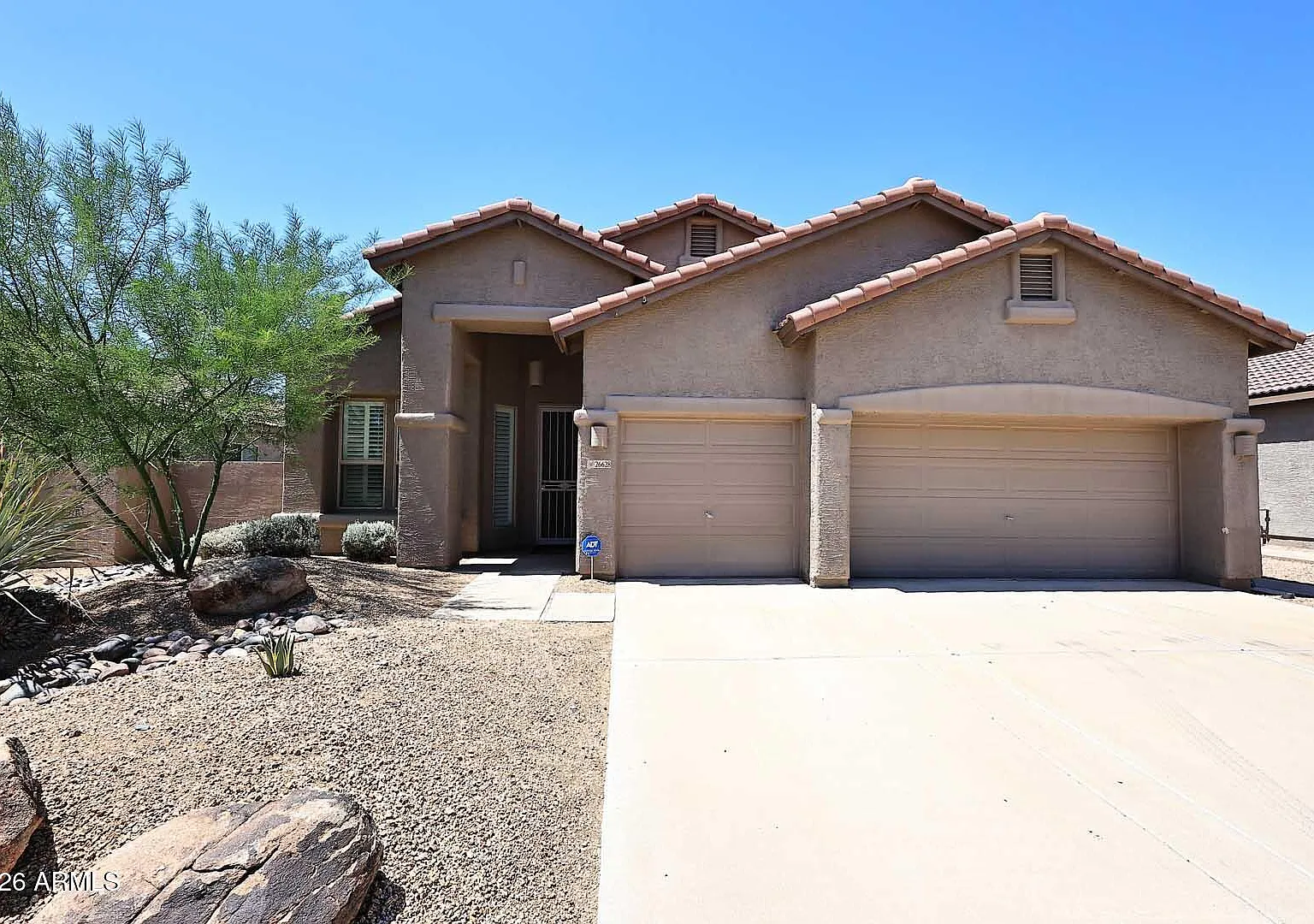 3 bed, 2.0 bath, 1925 sqft, $3,250 — Photo 2