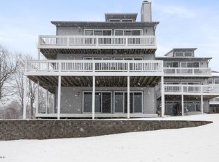 202 Hamilton Ct, Douglas, MI 49406
