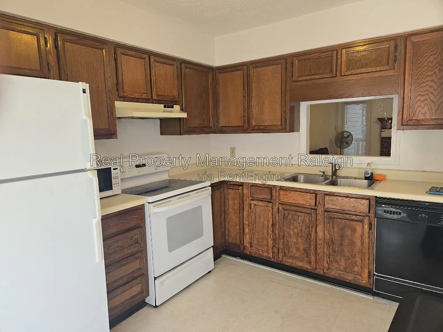 2 bed, 2.5 bath, 1150 sqft, $1,495 — Photo 2