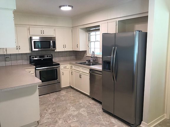 Newly updated kitchen 