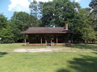 90 Holly Lake Dr, Ellisville, MS 39437