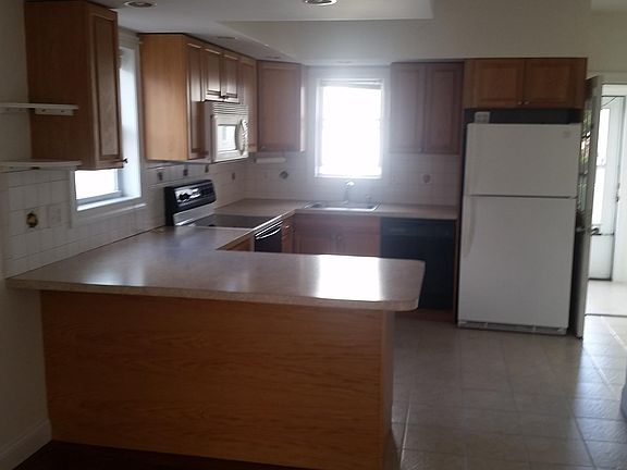 3rd image of 530 Boulevard Ave