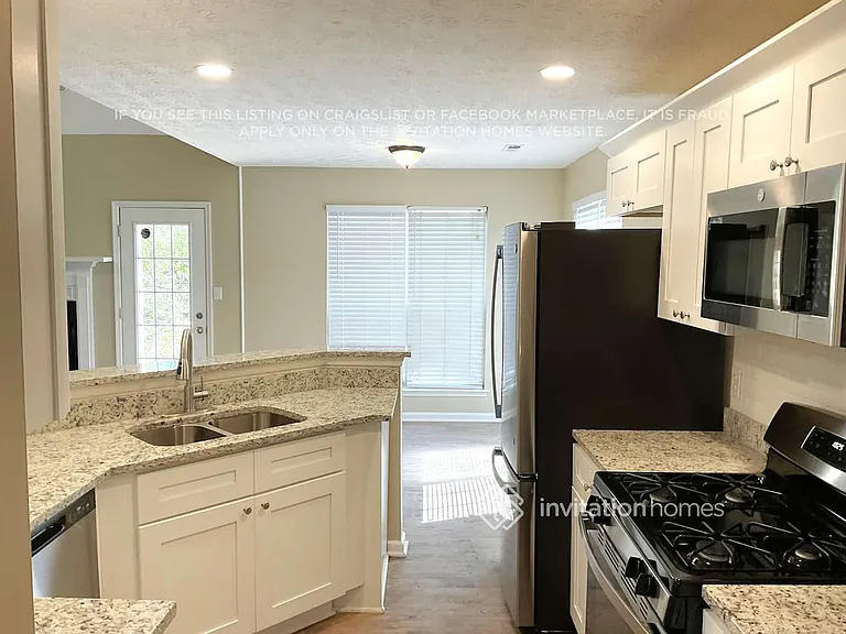 552 Horseshoe Cir #183 — Photo 7