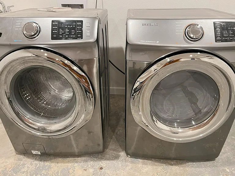 washer dryer included