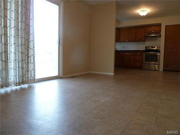 5th image of 2920 Oriental Dr