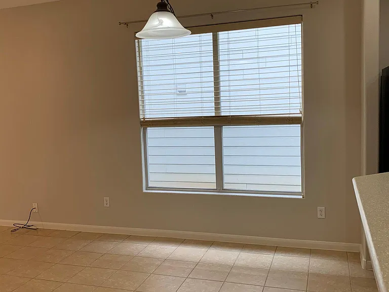 2044 Amur Dr — Photo 10