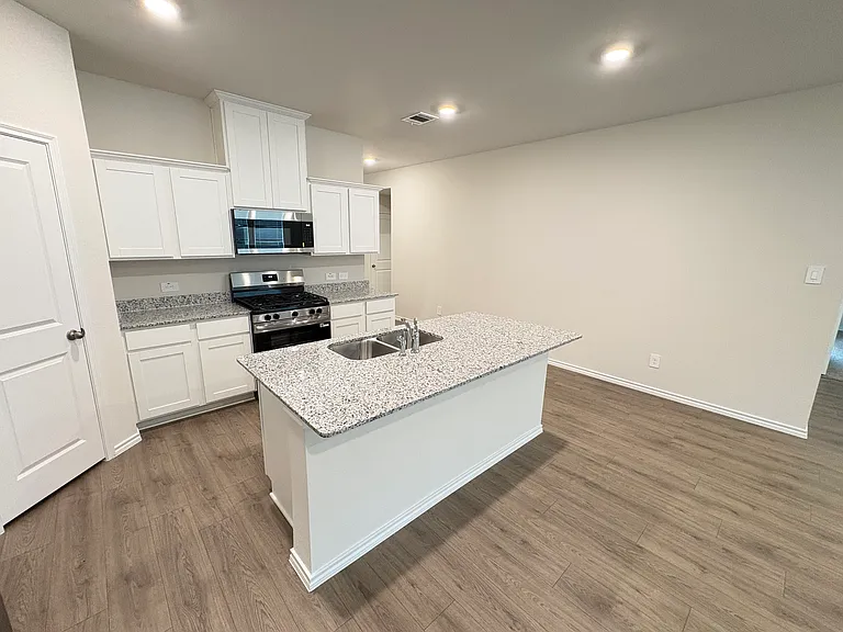 811 Orchid Way — Photo 10