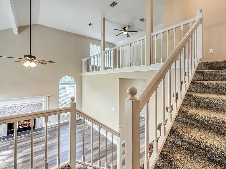 301 Ashley Dr — Photo 23