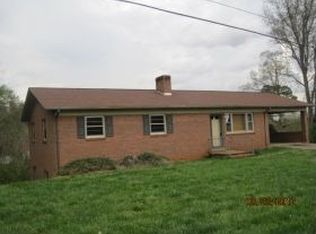 1836 4th Ave NW, Hickory, NC 28601