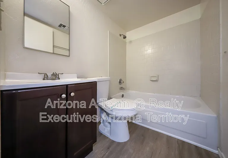 312 E 24th St #4 — Photo 10