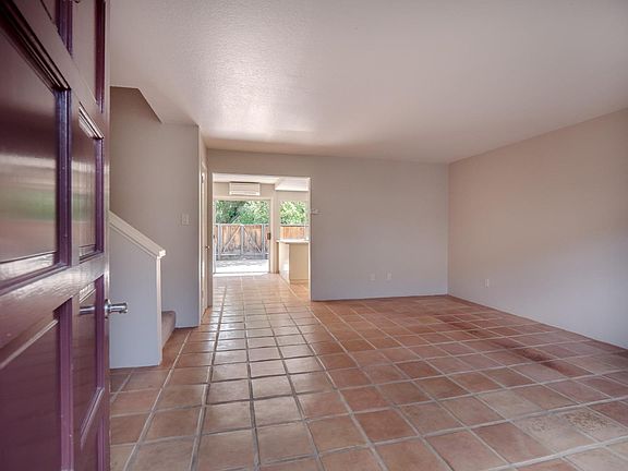 3rd image of 19207 Creekside Ln