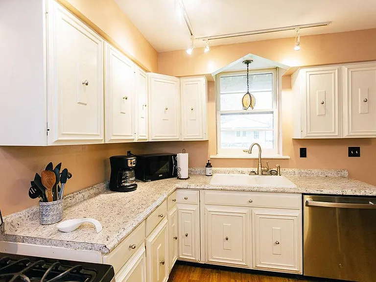 1324 Highland Ave #1 — Photo 24