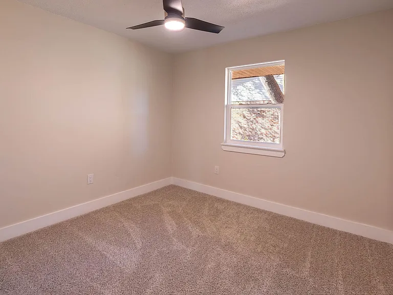 1 Stafford Cir — Photo 27
