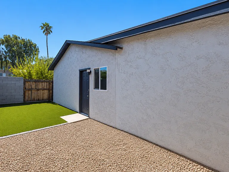 1005 E Mariposa St #R — Photo 21