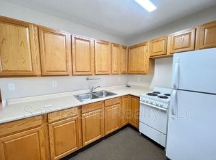 780 Oberlin Elyria Rd #C-27, Elyria, OH 44035