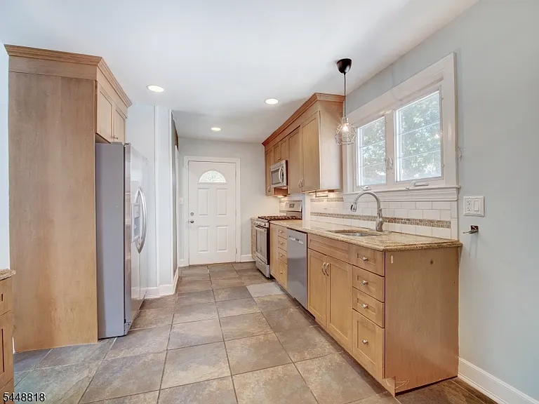 158 Lexington Ave — Photo 19