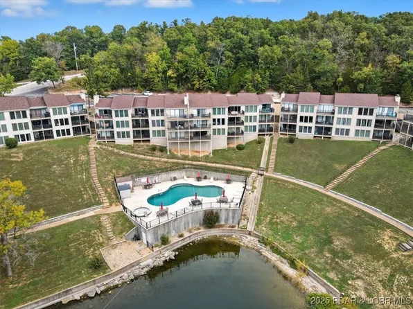 70 Robinwood Dr #3E, Lake Ozark, MO 65049