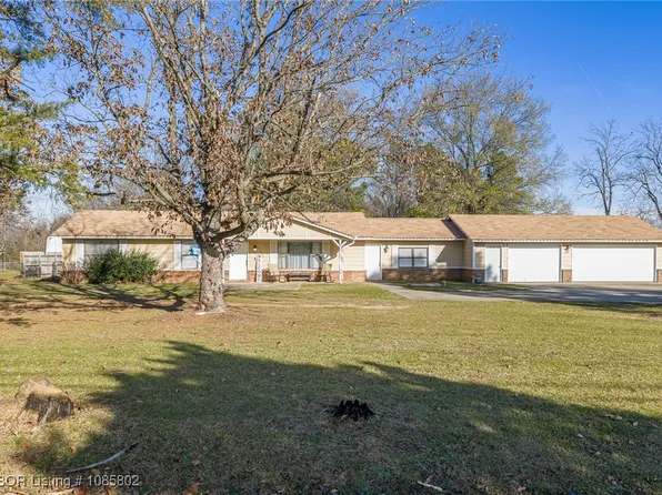 21634 Coggins Rd, Poteau, OK 74953