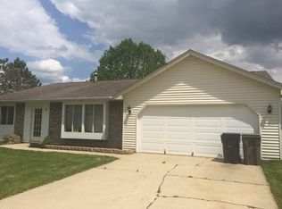 1246 Leawood Ct, Elgin, IL 60120