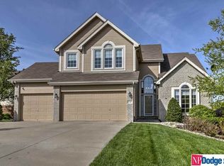 17217 William Cir, Omaha, NE 68130