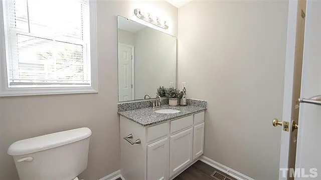 1056 Mailwood Dr — Photo 10