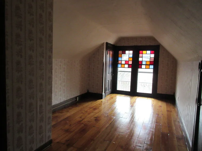 78 Smith Pl — Photo 4