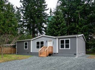 7897 Guemes Ave, Clinton, WA 98236
