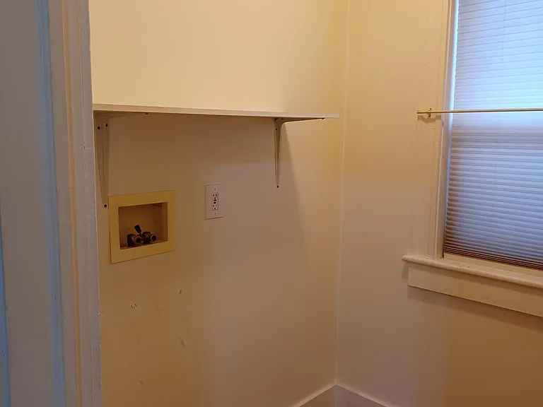 389 E Ridge St #R — Photo 18