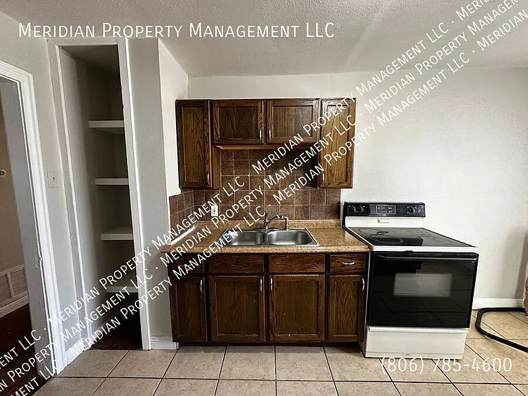 2411 31st St — Photo 6